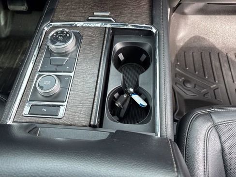 Used 2018 Ford Expedition Limited AWD/4WD image 10