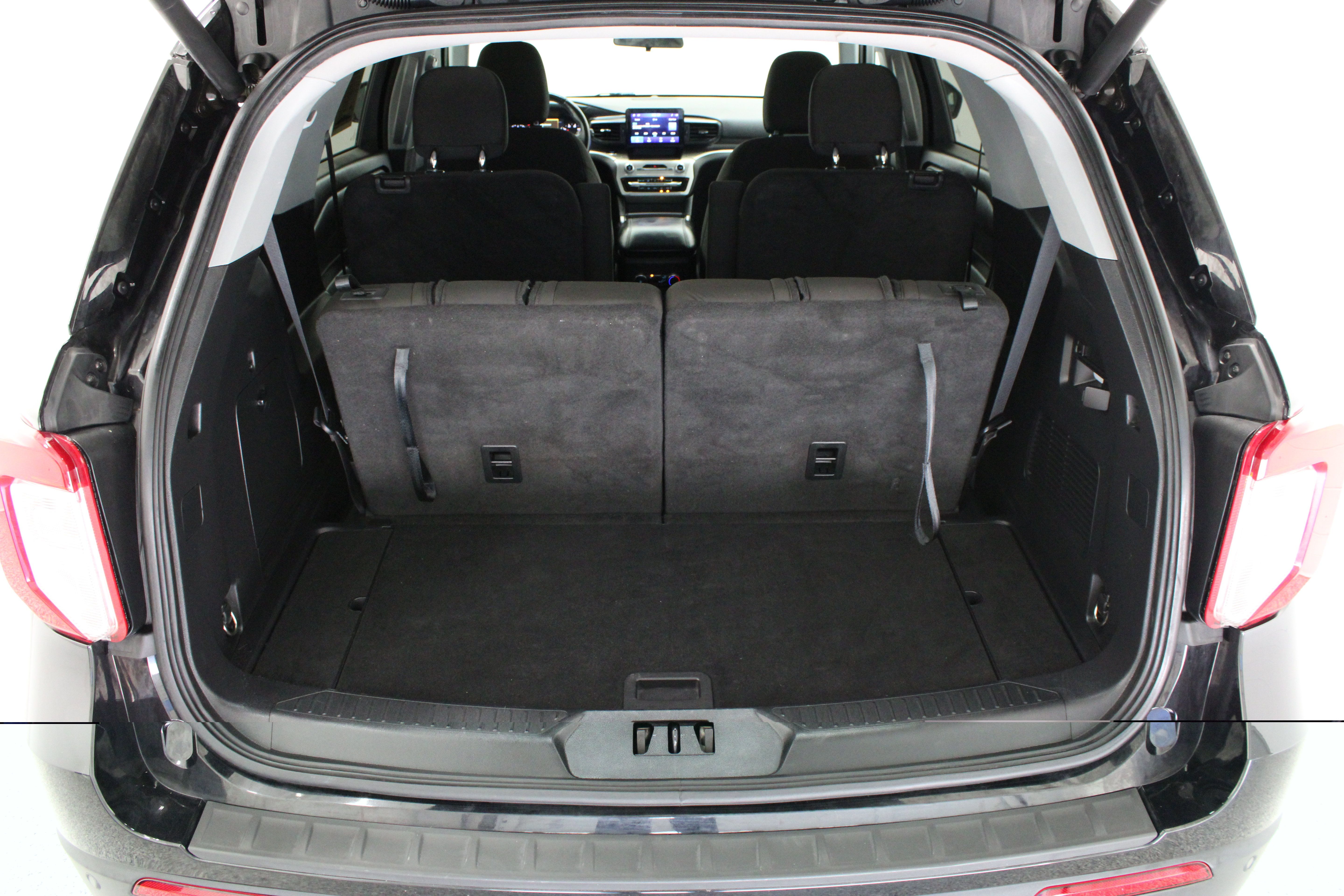 Used 2022 Ford Explorer XLT AWD/4WD image 34