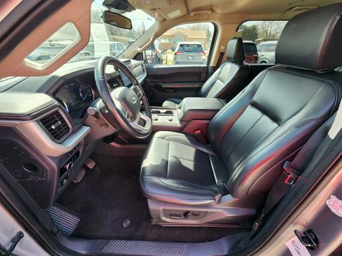 Used 2024 Ford Expedition Max XLT image 15