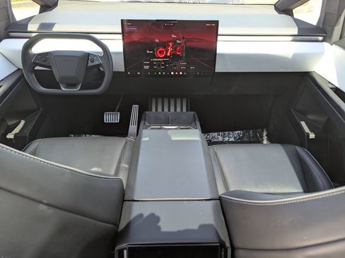 Used 2024 Tesla Cybertruck AWD Crew Cab image 13