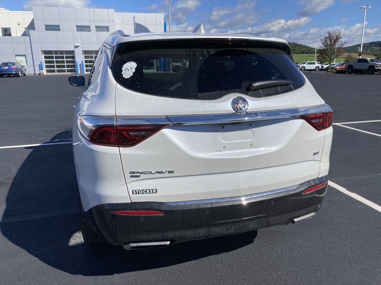 Used 2023 Buick Enclave Essence w/ Sport Touring Edition AWD/4WD image 6