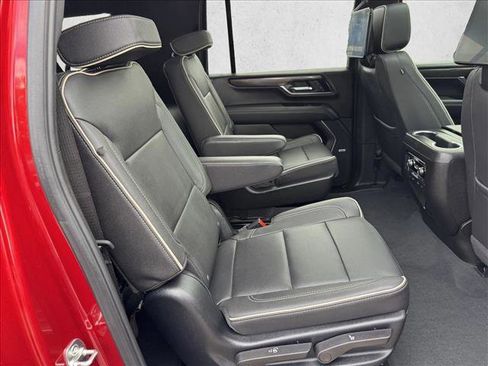 Used 2025 GMC Yukon XL Elevation w/ Elevation Premium Package AWD/4WD image 21