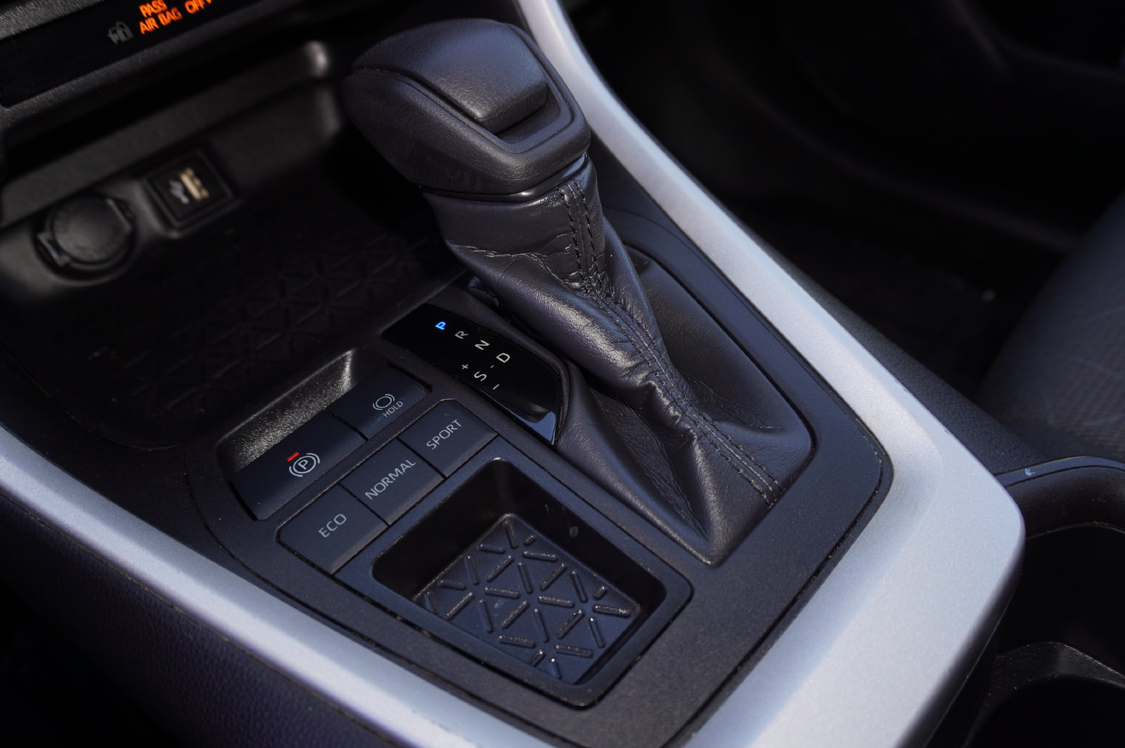 Certified 2024 Toyota RAV4 XLE FWD image 19