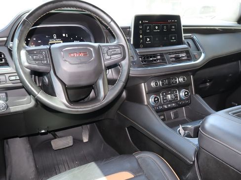 Used 2023 GMC Yukon XL AT4 w/ Technology Package AWD/4WD image 5