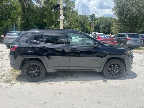 Used 2026 Jeep Compass Latitude AWD/4WD image 13