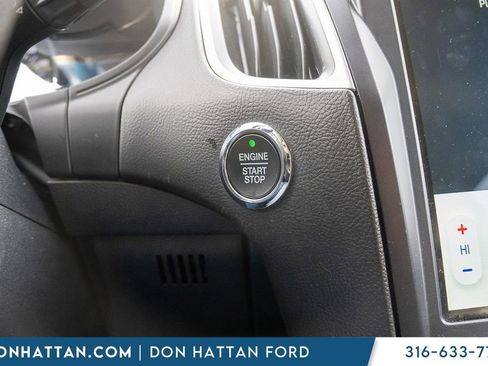 Used 2022 Ford Edge SEL image 10