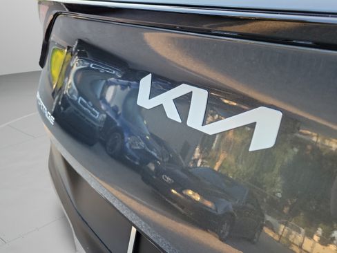 Used 2023 Kia Sportage LX FWD image 7