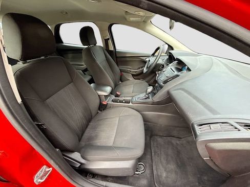 Used 2017 Ford Focus SE image 27