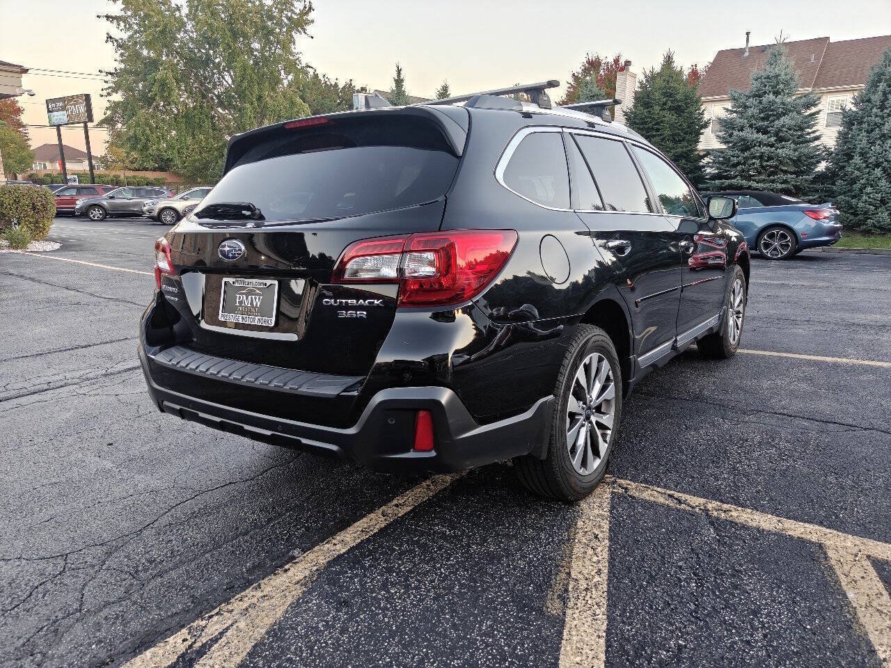 Used 2018 Subaru Outback 3.6R Touring w/ Popular Package #3 AWD/4WD image 5