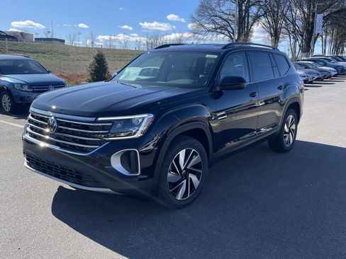 New 2026 Volkswagen Atlas SE FWD image 3