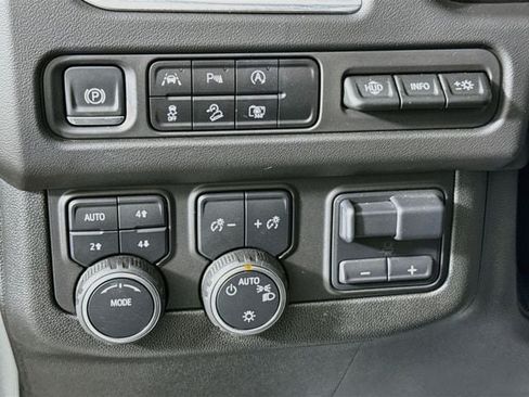 Used 2024 Chevrolet Tahoe Premier w/ Premium Package AWD/4WD image 11