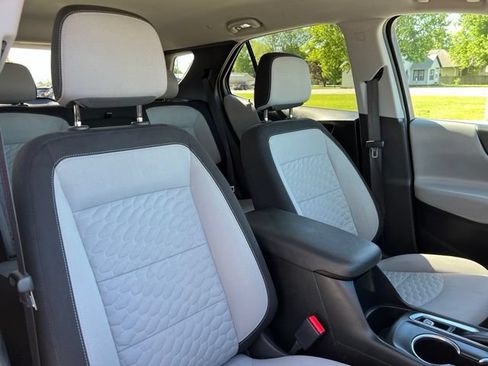 Used 2018 Chevrolet Equinox LT AWD/4WD image 10