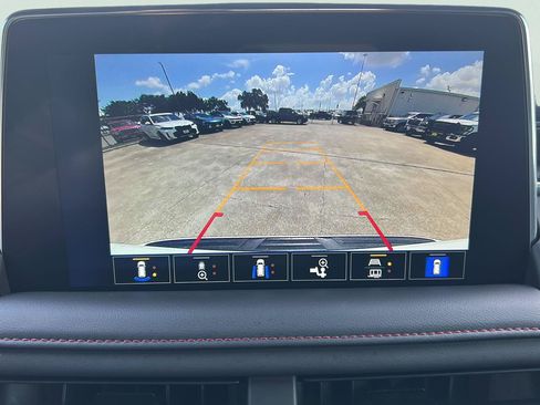 Used 2022 Chevrolet Tahoe RST w/ Luxury Package RWD image 13