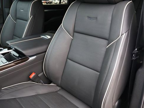 Used 2025 Cadillac Escalade ESV Premium Luxury w/ LPO, Floor Liner Package image 20