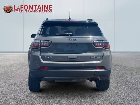 Used 2019 Jeep Compass Limited AWD/4WD image 6