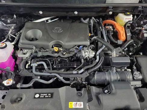Used 2025 Toyota RAV4 XLE AWD/4WD image 13