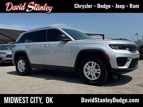 Certified 2023 Jeep Grand Cherokee Laredo w/ Luxury Tech Group I AWD/4WD image 1