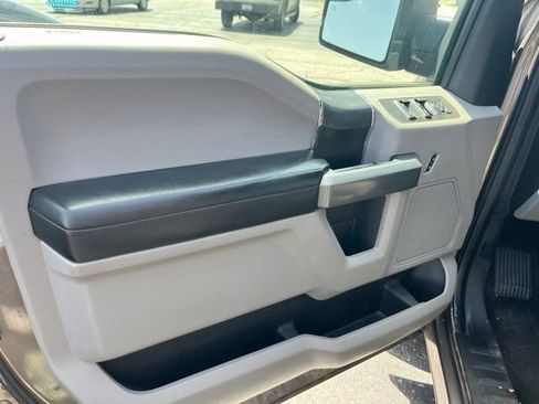 Used 2018 Ford F150 XLT w/ Equipment Group 302A Luxury AWD/4WD image 6