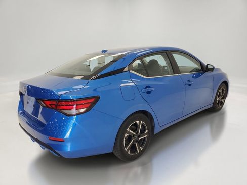 Used 2025 Nissan Sentra SV FWD image 6