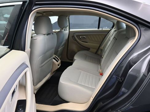 Used 2017 Ford Taurus SE FWD image 28