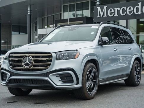 Certified 2025 Mercedes-Benz GLS 450 4MATIC image 3