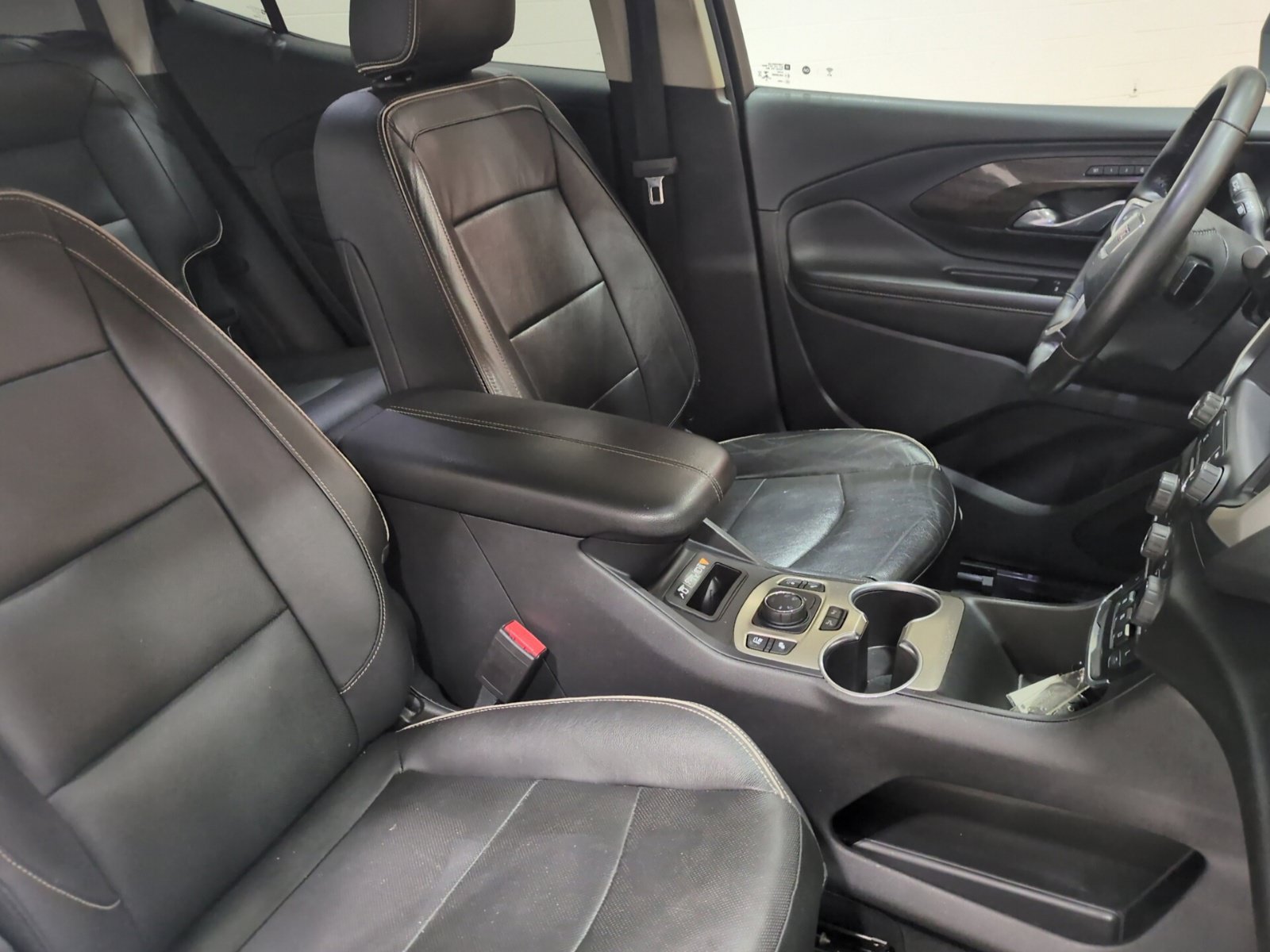 Used 2020 GMC Terrain Denali w/ Denali Premium Package AWD/4WD image 10