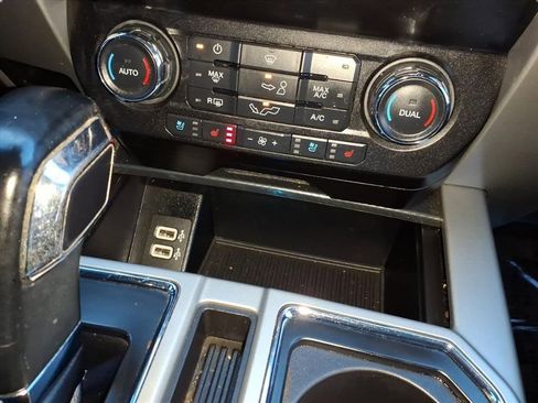 Used 2020 Ford F150 Lariat image 29