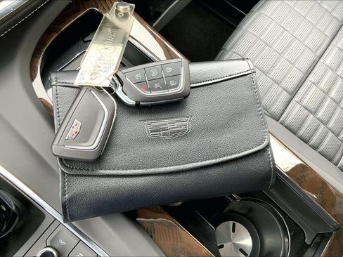 Used 2023 Cadillac Escalade Sport Platinum w/ LPO, ONYX Package AWD/4WD image 12