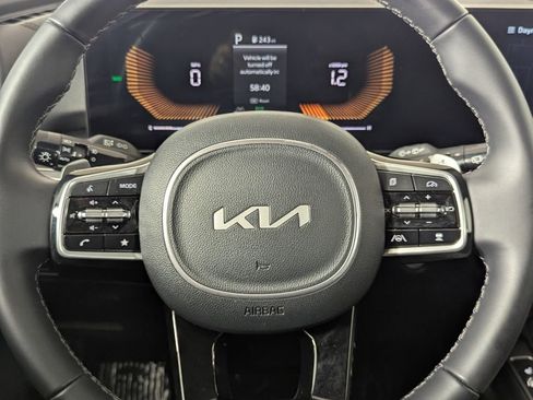 Used 2025 Kia Sorento EX image 15
