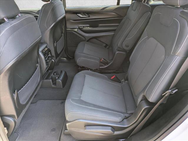 Used 2024 Jeep Grand Cherokee L Laredo AWD/4WD image 17