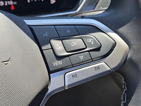 Certified 2024 Volkswagen Tiguan SE AWD/4WD image 22