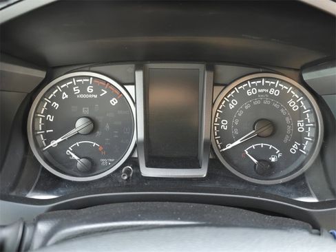 Used 2023 Toyota Tacoma TRD Sport image 31