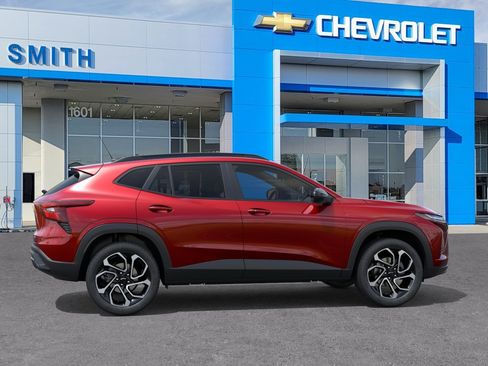 New 2026 Chevrolet Trax RS w/ Sunroof Package FWD image 5