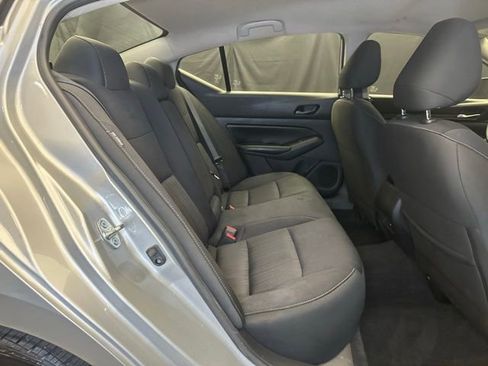 Used 2024 Nissan Altima 2.5 SV FWD image 18
