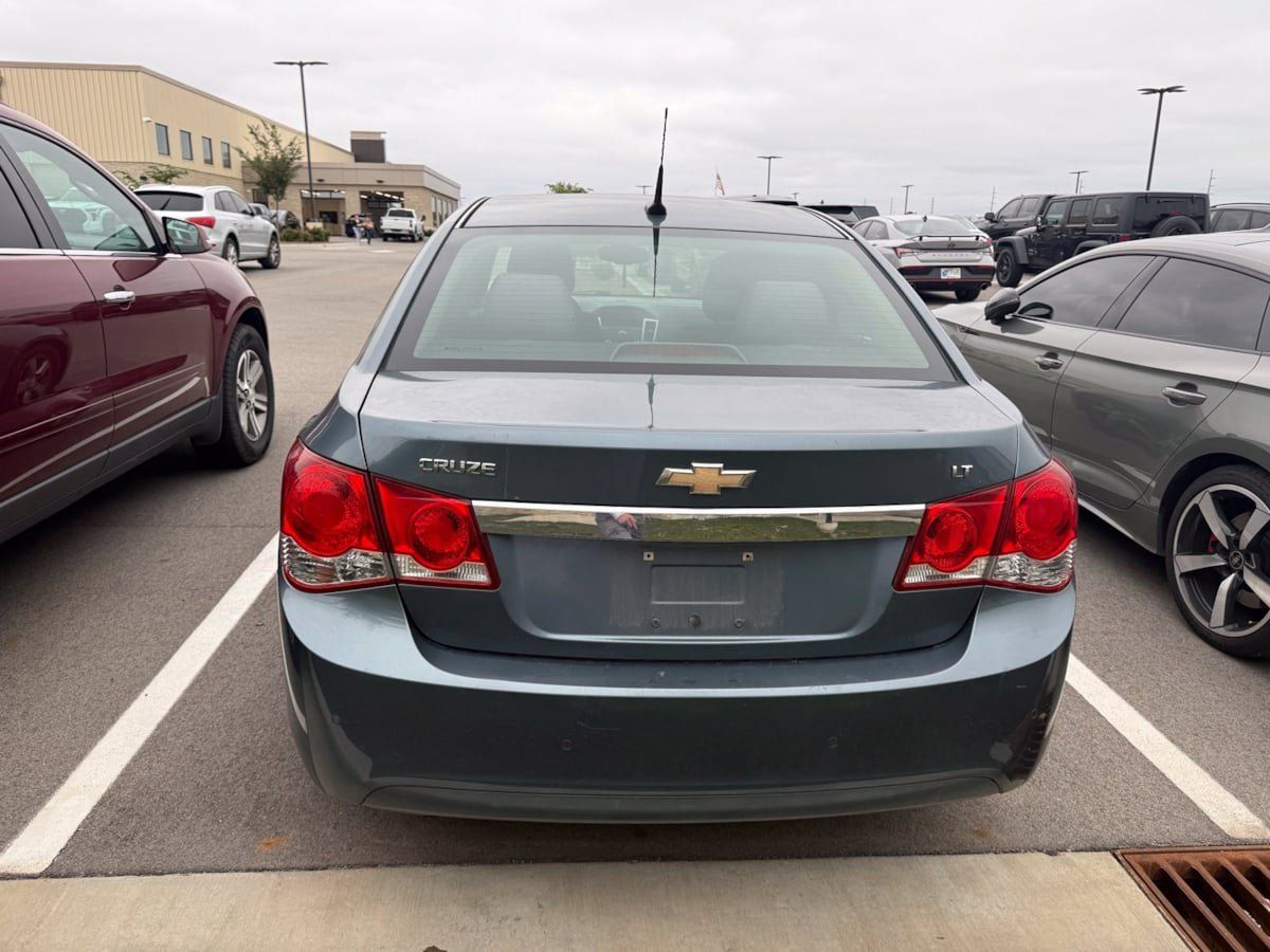 Used 2012 Chevrolet Cruze LT FWD image 4