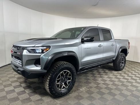 Used 2025 Chevrolet Colorado ZR2 w/ Technology Package image 7