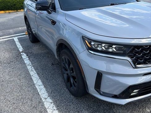 Used 2023 Kia Sorento SX AWD/4WD image 3