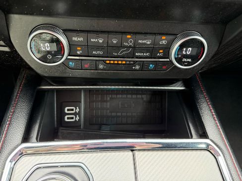 Used 2019 Ford Expedition Limited w/ Equipment Group 303A RWD image 40