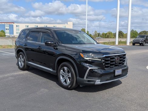 Used 2025 Honda Pilot EX-L image 1