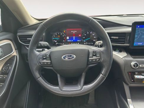 Used 2020 Ford Explorer XLT w/ Equipment Group 202A image 12