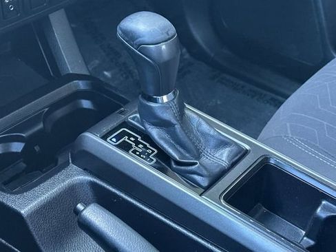 Used 2016 Toyota Tacoma TRD Off-Road w/ Premium & Technology Package image 23