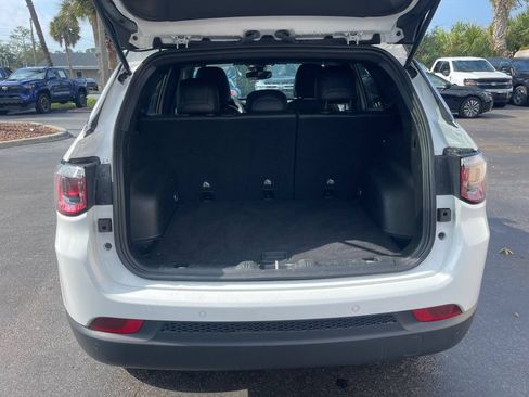 Used 2025 Jeep Compass Limited AWD/4WD image 5