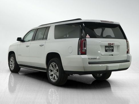 Used 2017 GMC Yukon XL SLT image 3