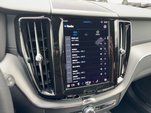 Used 2023 Volvo XC60 T8 Polestar image 23