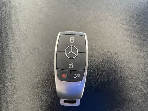 Used 2022 Mercedes-Benz GLB 250 image 23