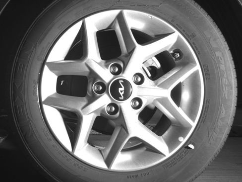 Used 2025 Kia Soul LX w/ LX Technology Package FWD image 16