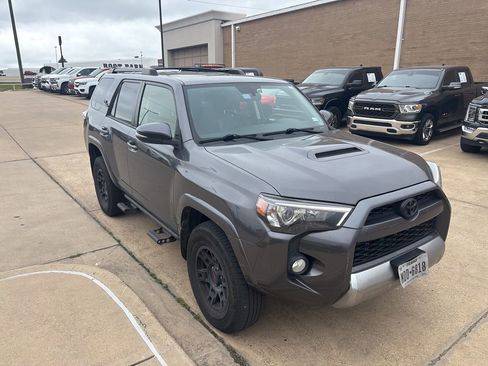 Used 2019 Toyota 4Runner TRD Off-Road Premium AWD/4WD image 6