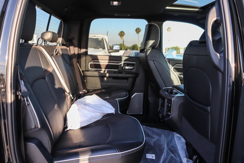 New 2026 RAM 3500 Laramie AWD/4WD image 19