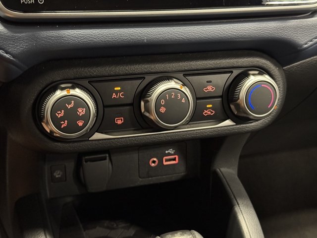 Used 2025 Nissan Versa SV FWD image 25