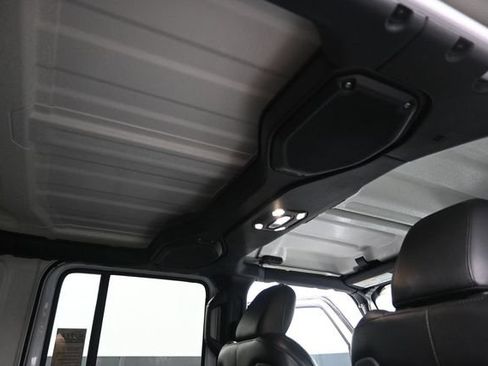 Used 2022 Jeep Wrangler Unlimited Rubicon 4xe w/ Cold Weather Group AWD/4WD image 46